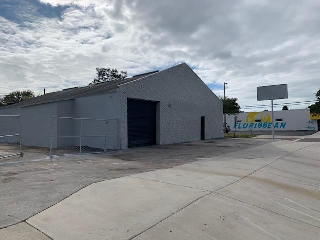 Grand Central Commerce Center: 2360 Central Ave, Saint Petersburg, FL 33712
